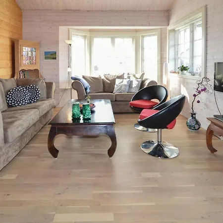 Three-bedroom Holiday In * Strøby Ladeplads