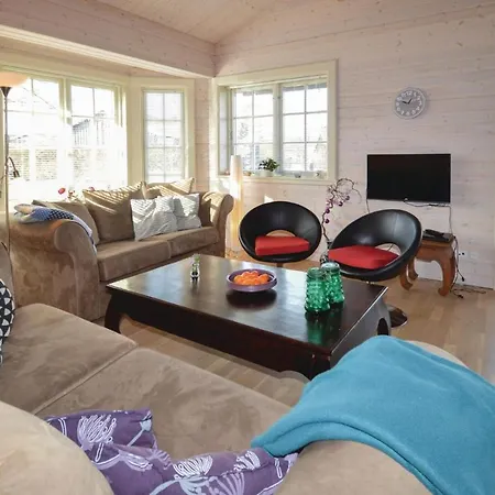 Three-bedroom Holiday In